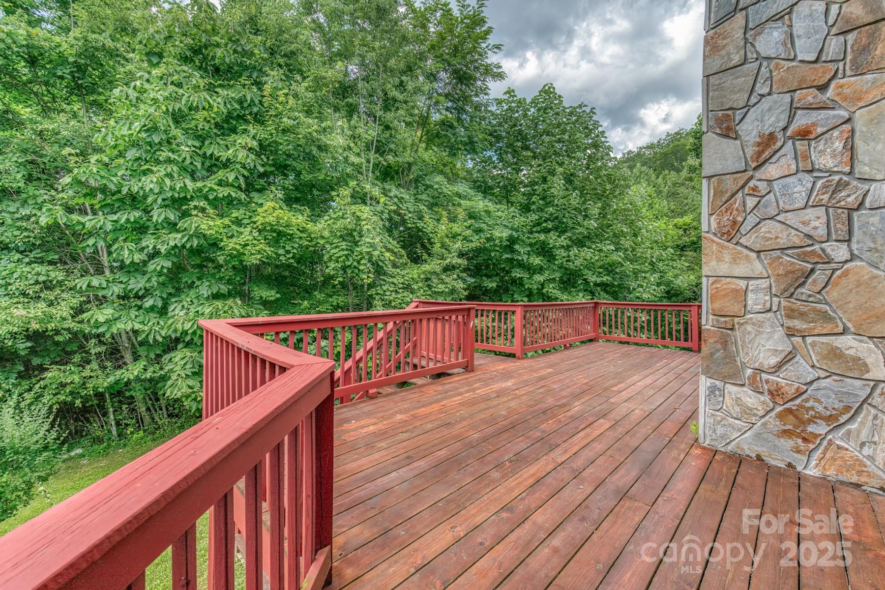 5023 Elk Park Highway Elk Park NC 28622