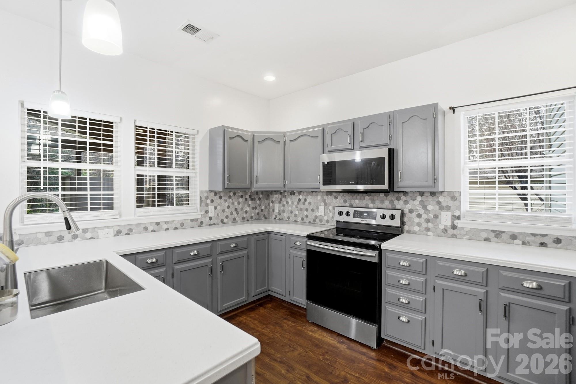 8725 Londonshire Drive Charlotte NC 28216