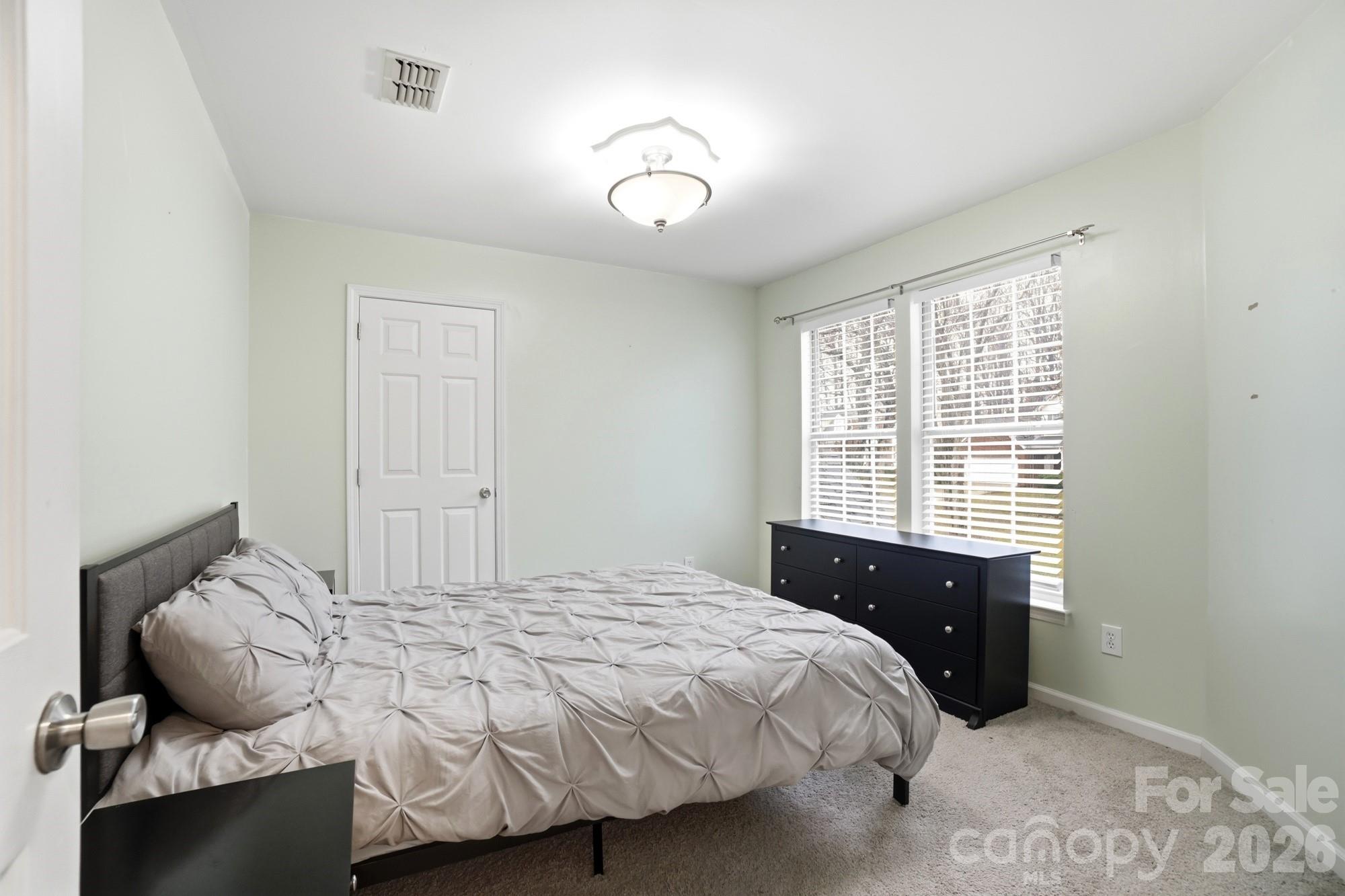 8725 Londonshire Drive Charlotte NC 28216