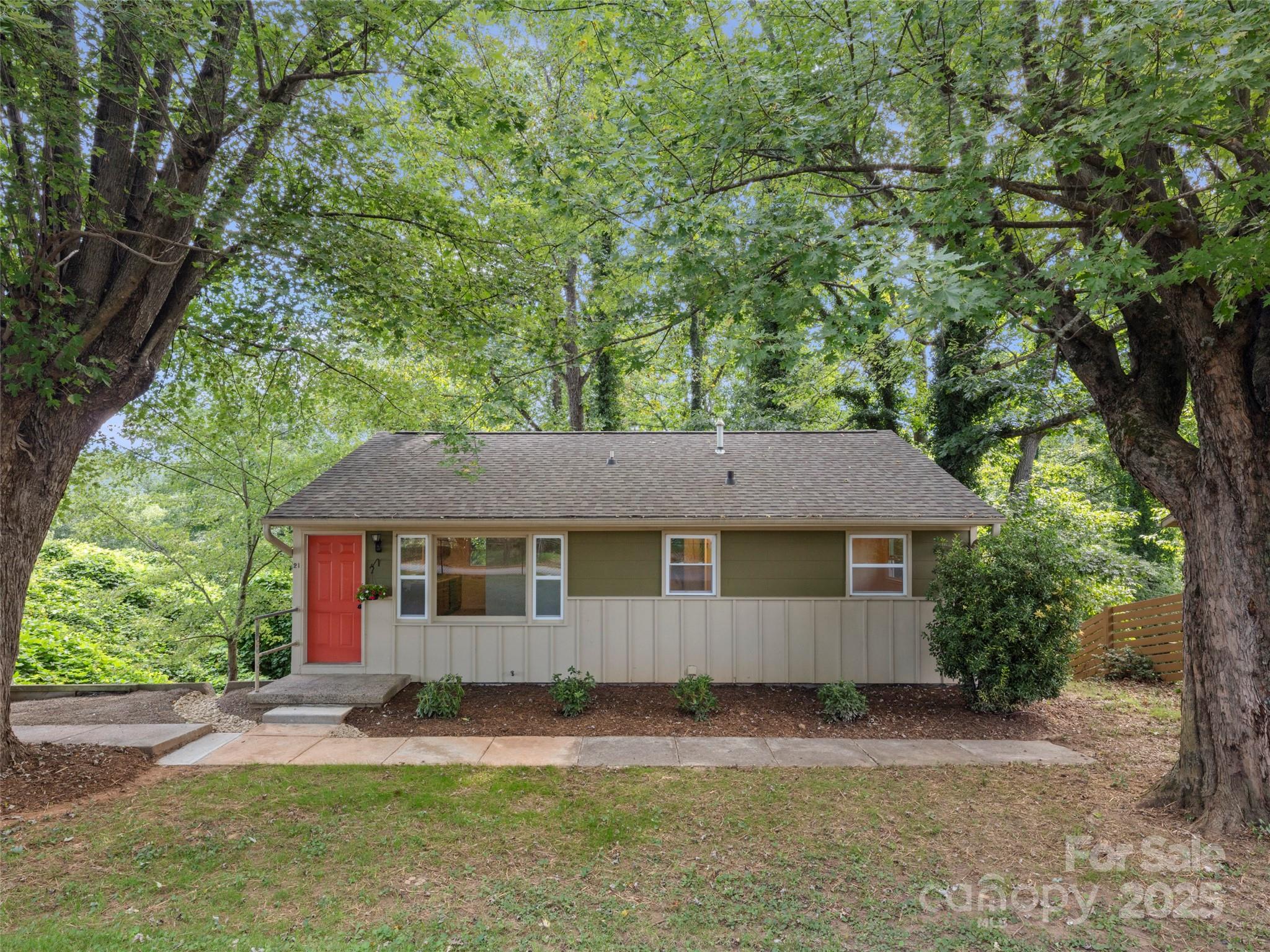 21 Crestland Road Asheville NC 28803