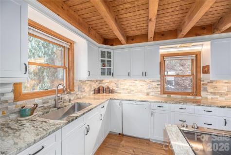 236 Dove Drive Maggie Valley NC 28751