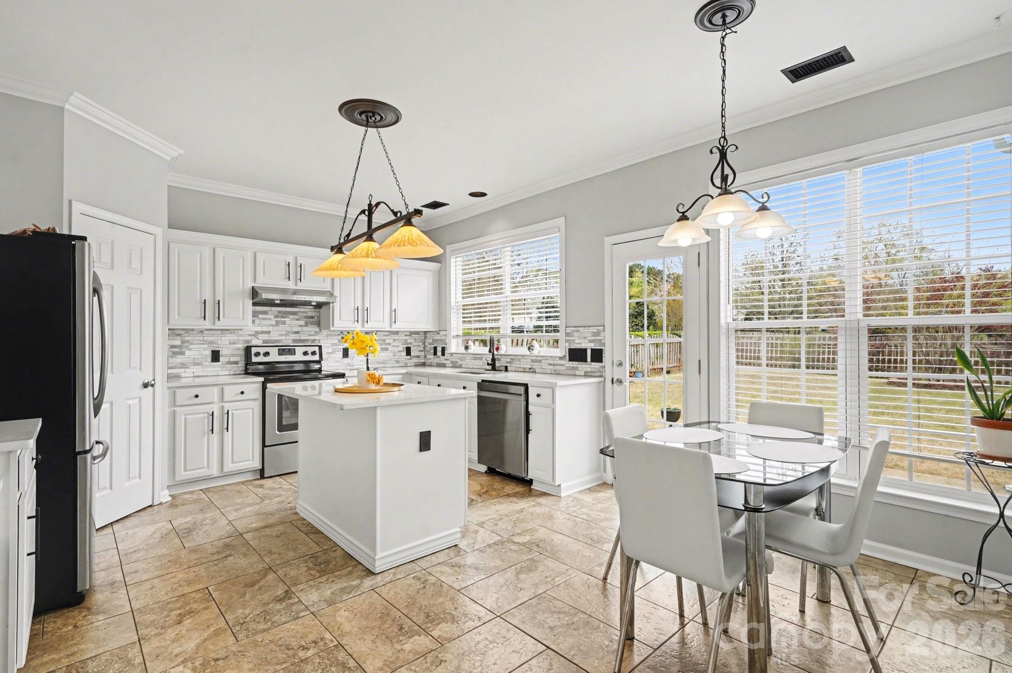 8727 Fieldcroft Drive Charlotte NC 28277