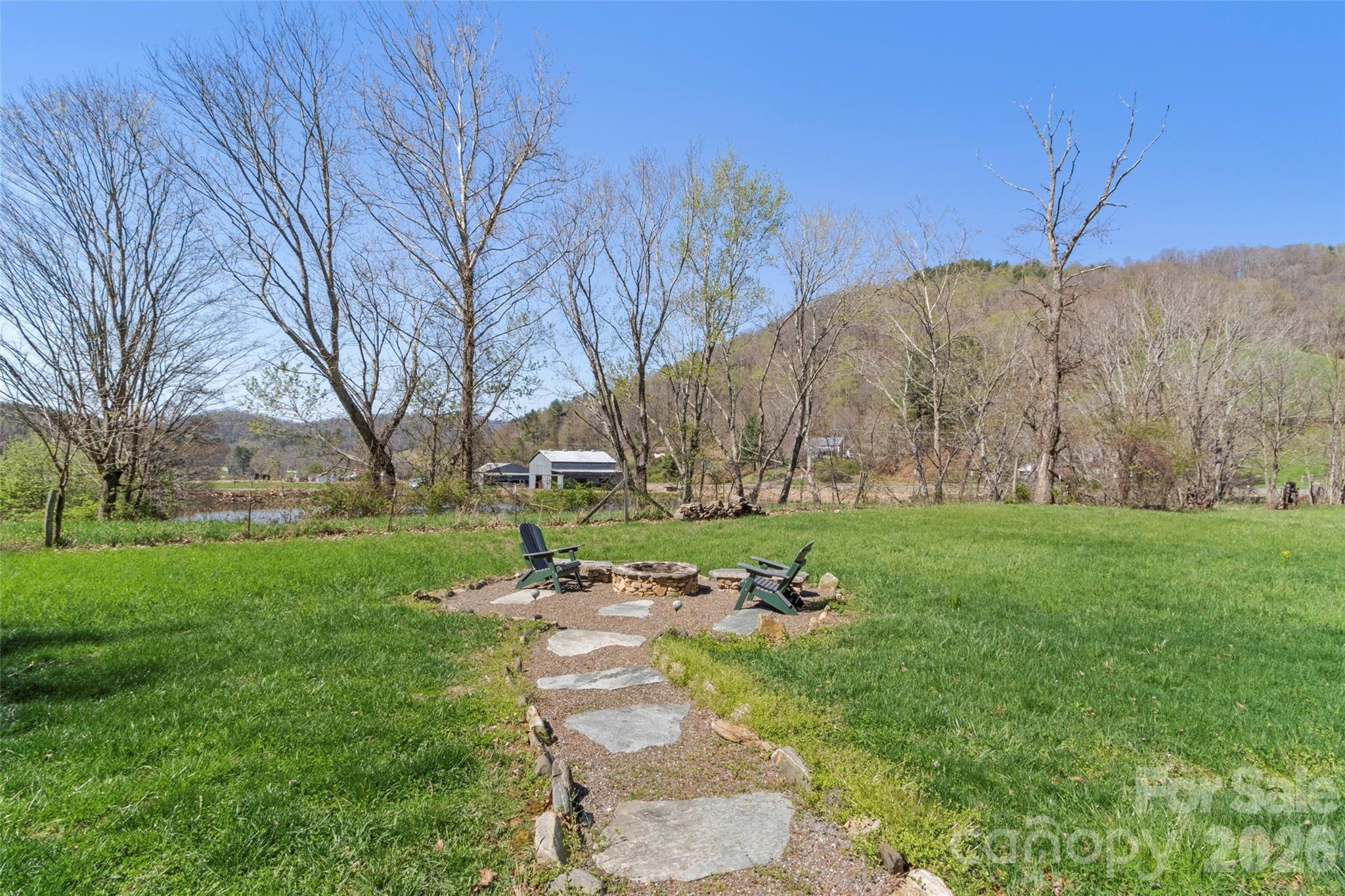 24 Baldridge Drive Burnsville NC 28714