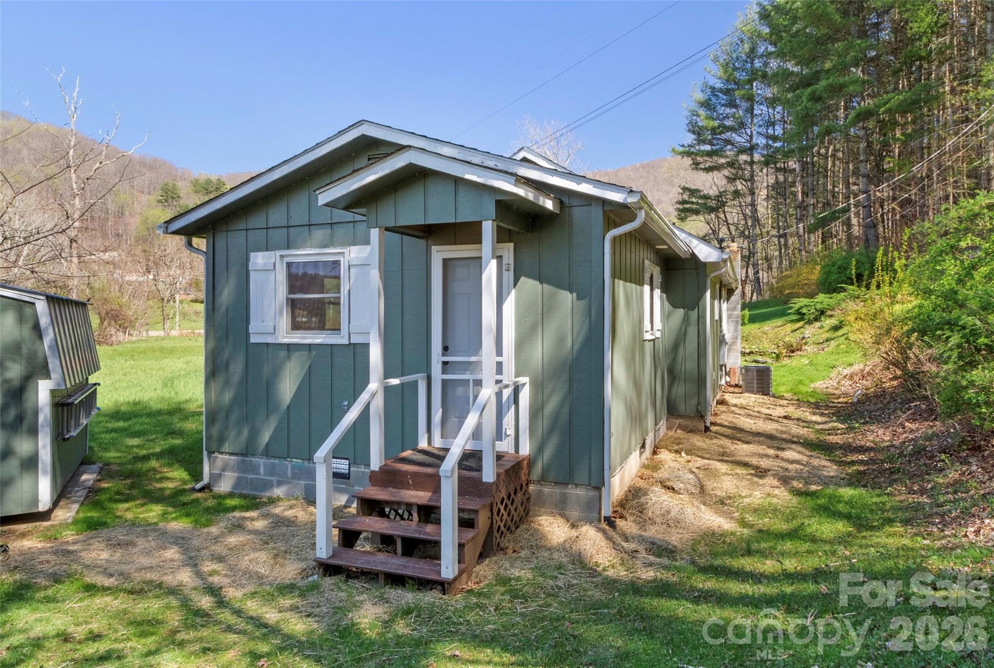 24 Baldridge Drive Burnsville NC 28714