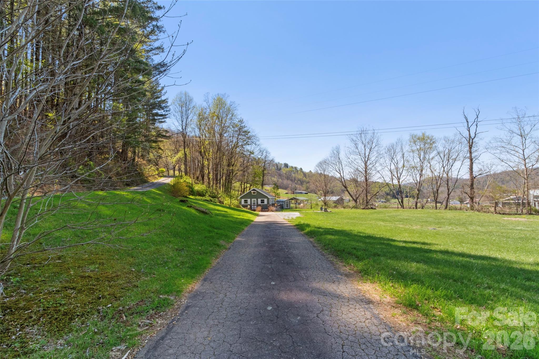 24 Baldridge Drive Burnsville NC 28714