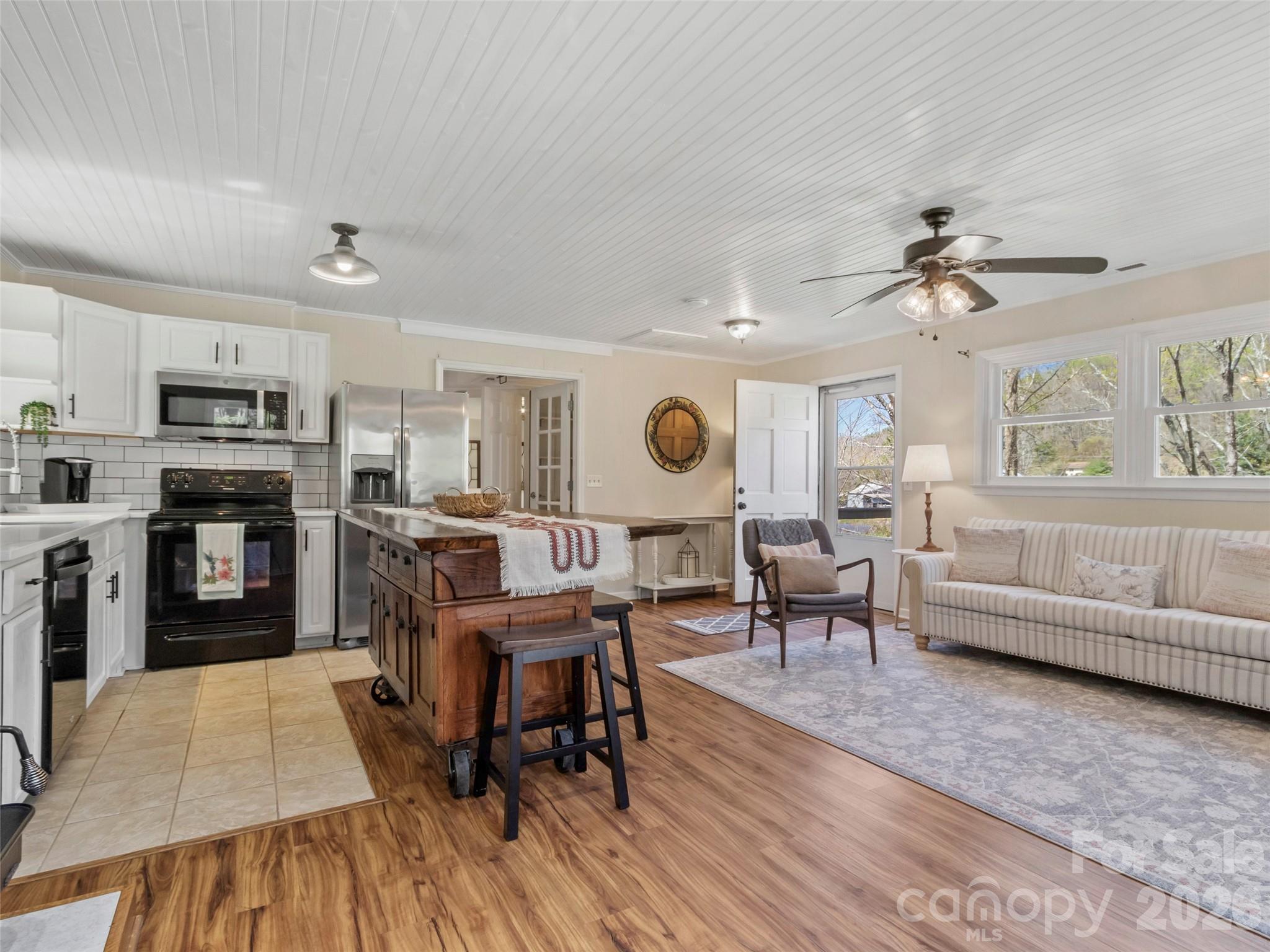 24 Baldridge Drive Burnsville NC 28714