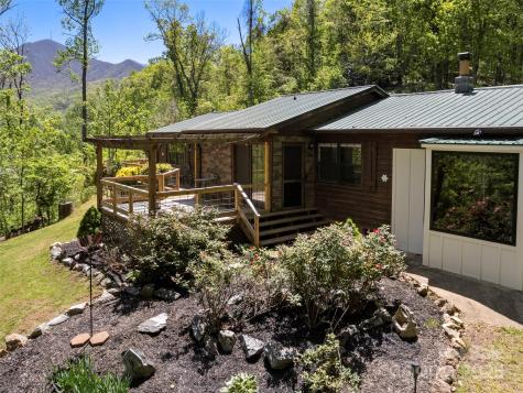 44 Sutton Knob Road Candler NC 28715