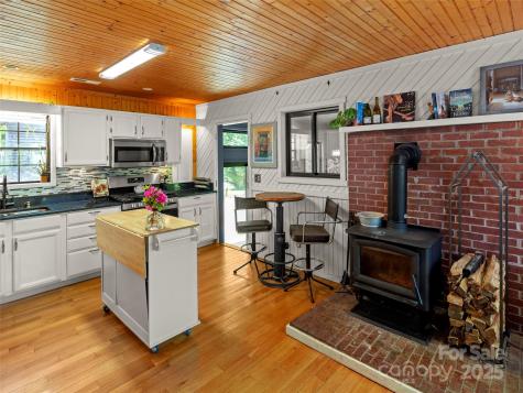 44 Sutton Knob Road Candler NC 28715