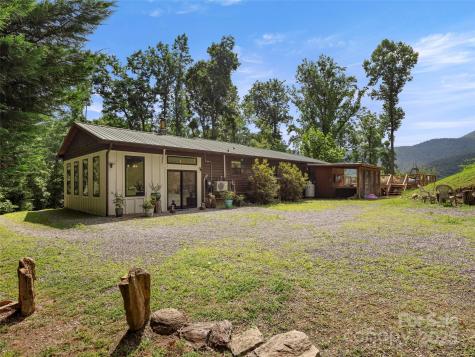 44 Sutton Knob Road Candler NC 28715