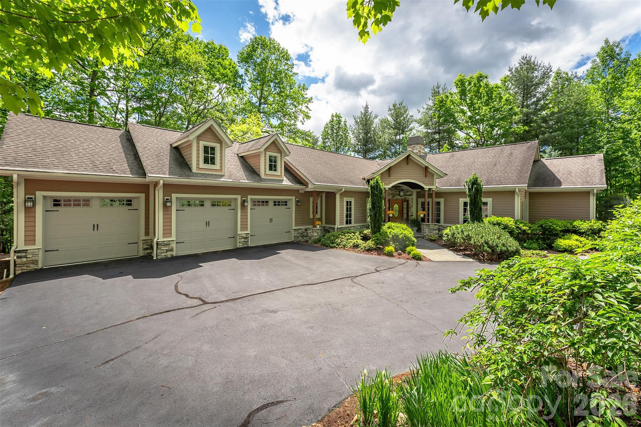 168 Chattooga Run Hendersonville NC 28739