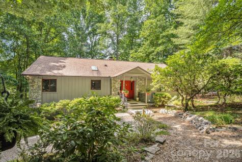 36 Foxglove Road Hendersonville NC 28739