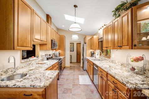 36 Foxglove Road Hendersonville NC 28739