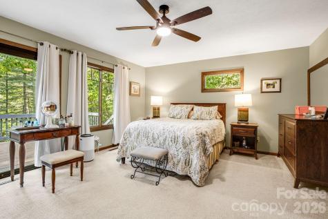 36 Foxglove Road Hendersonville NC 28739