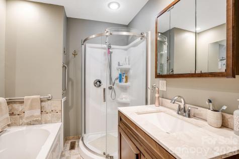 36 Foxglove Road Hendersonville NC 28739