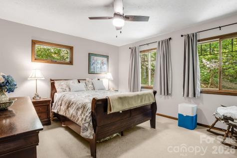 36 Foxglove Road Hendersonville NC 28739