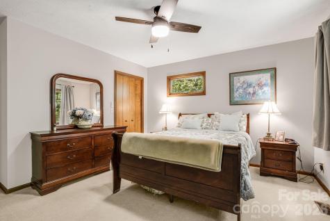 36 Foxglove Road Hendersonville NC 28739