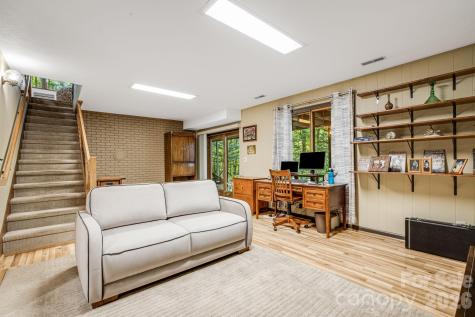 36 Foxglove Road Hendersonville NC 28739