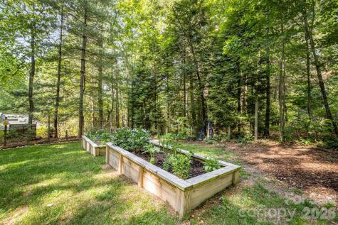 36 Foxglove Road Hendersonville NC 28739