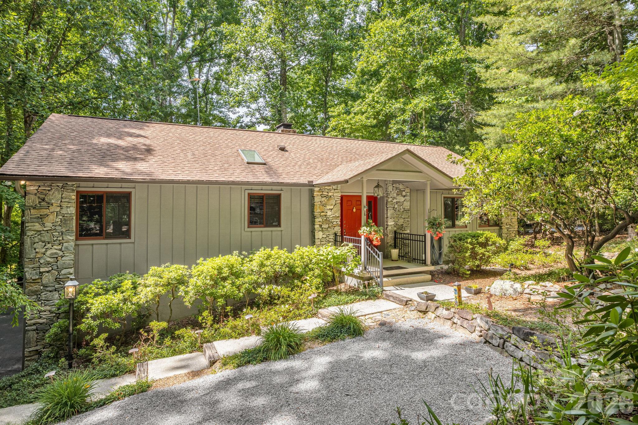 36 Foxglove Road Hendersonville NC 28739