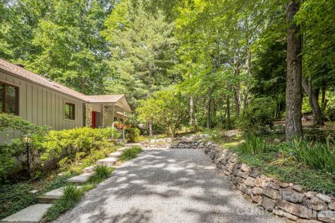 36 Foxglove Road Hendersonville NC 28739