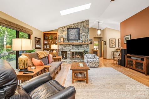36 Foxglove Road Hendersonville NC 28739