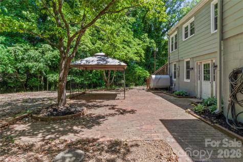 951 Dodson Mill Road Pilot Mountain NC 27041
