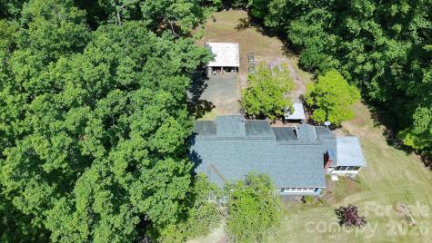 951 Dodson Mill Road Pilot Mountain NC 27041