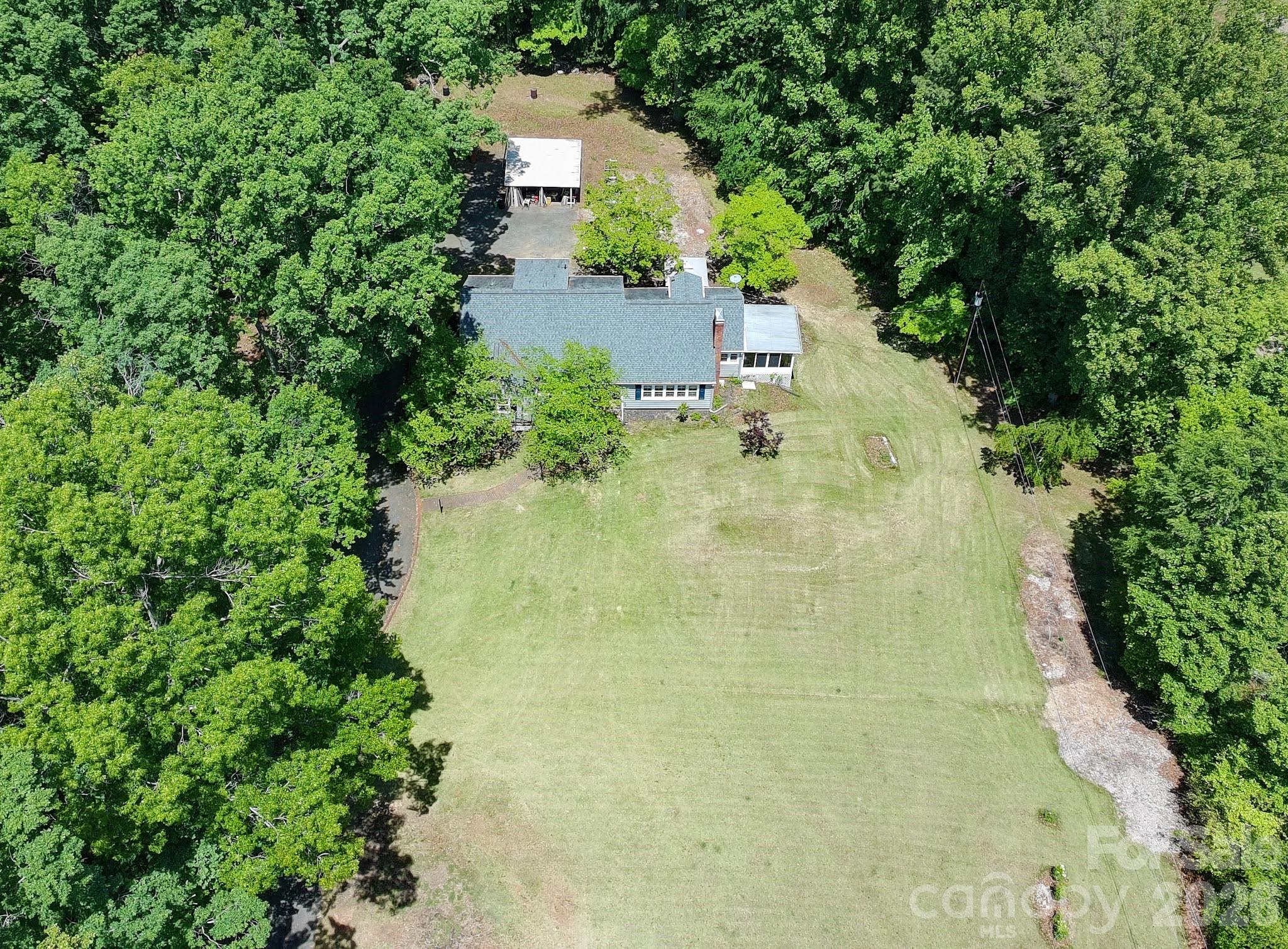 951 Dodson Mill Road Pilot Mountain NC 27041