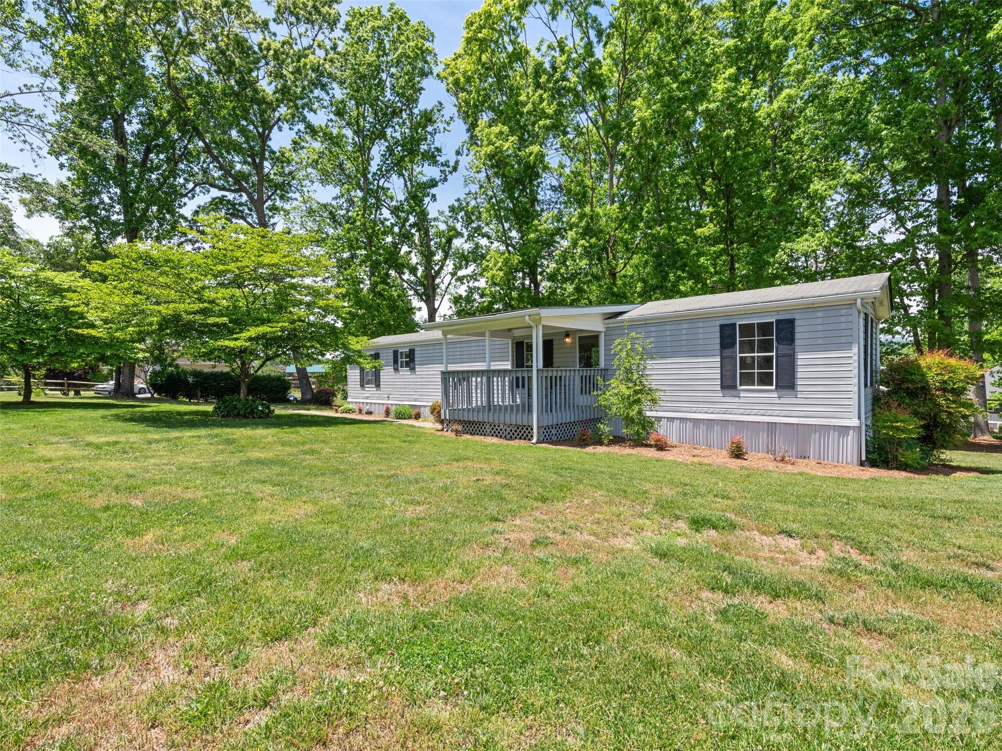 27 Presbyterian Church Road Mills River NC 28759