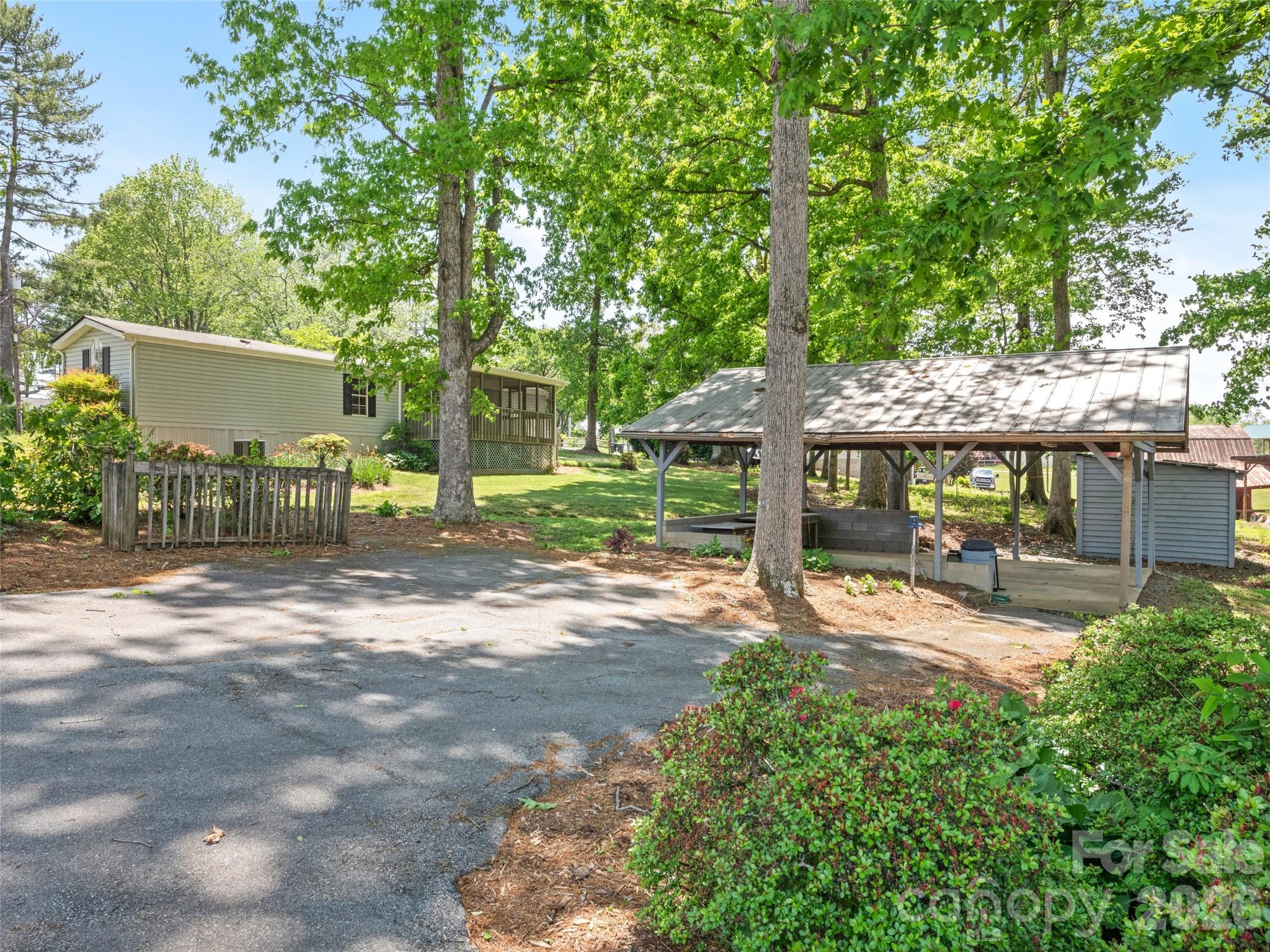 27 Presbyterian Church Road Mills River NC 28759