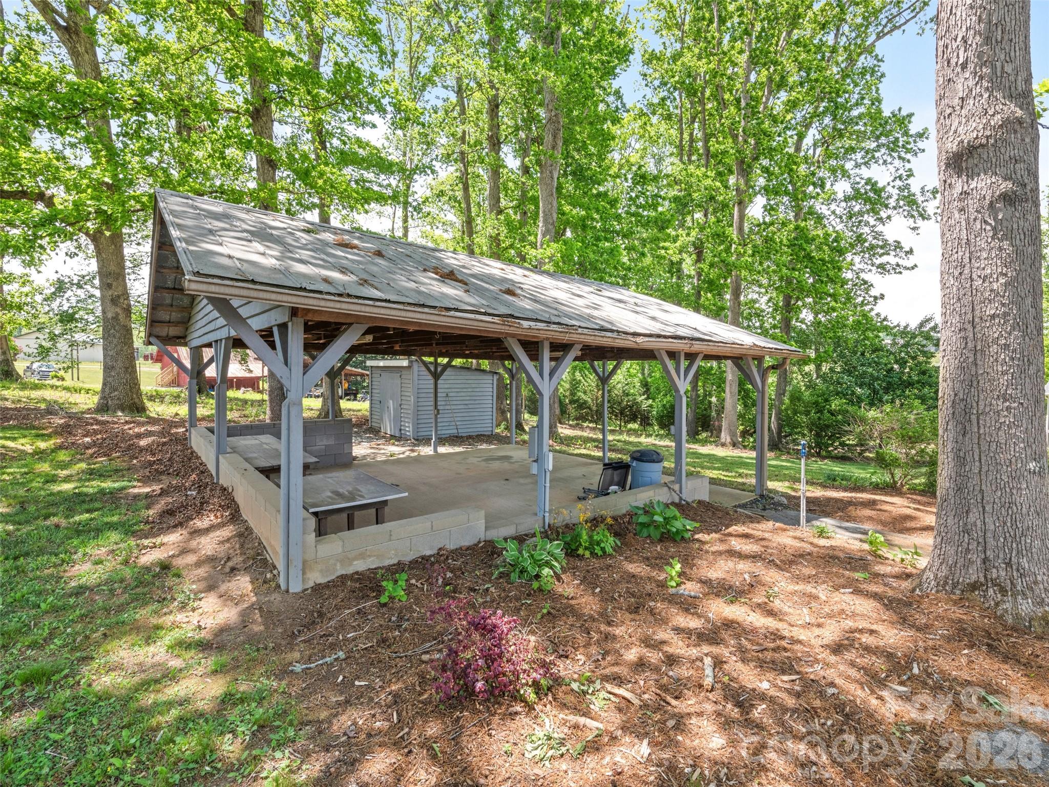 27 Presbyterian Church Road Mills River NC 28759
