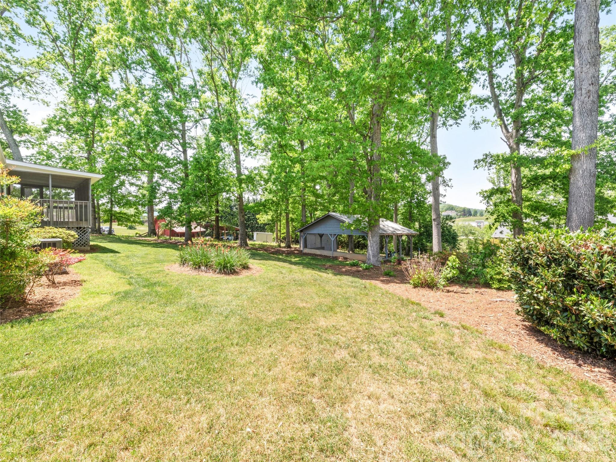 27 Presbyterian Church Road Mills River NC 28759
