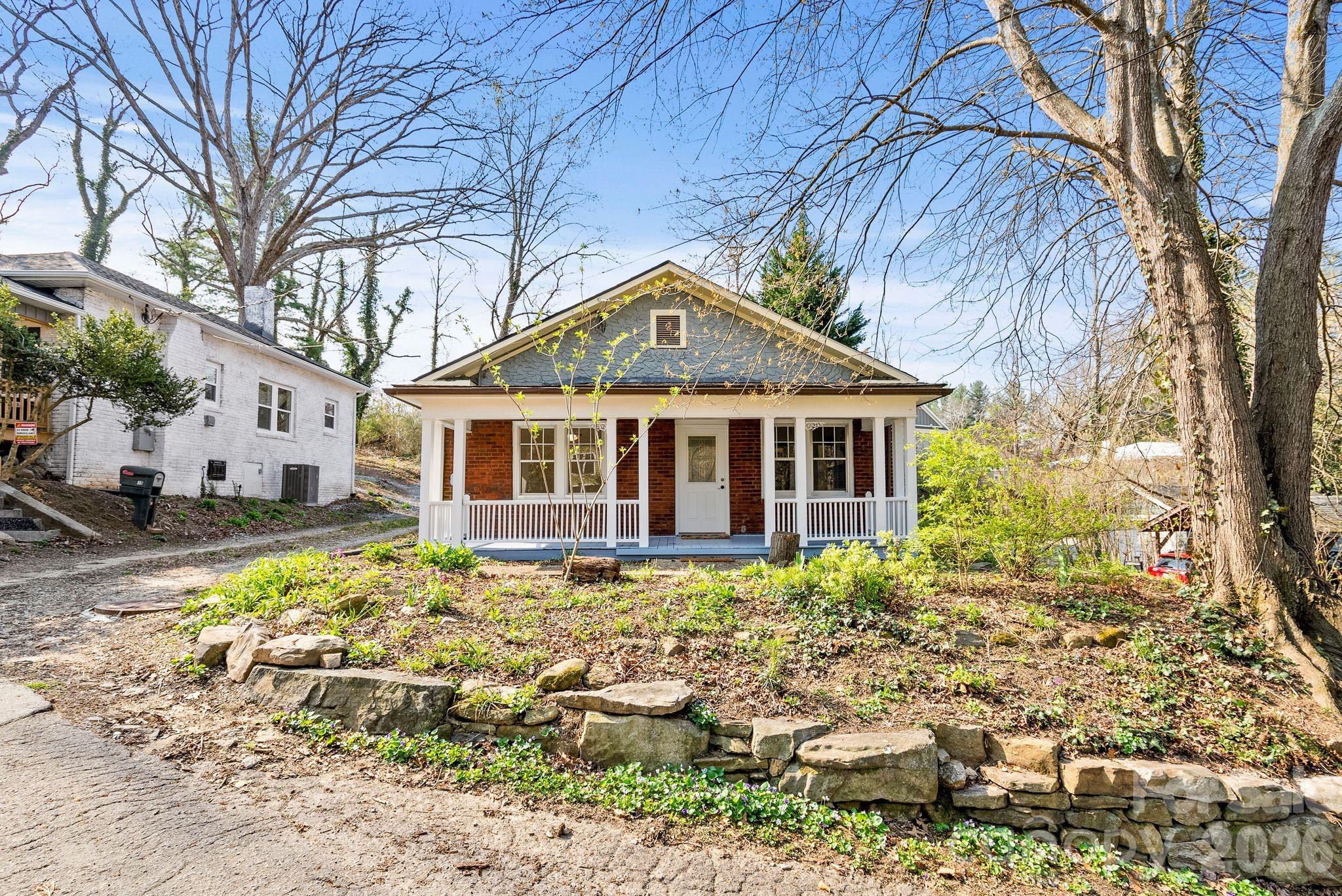 15 Conestee Place Asheville NC 28801