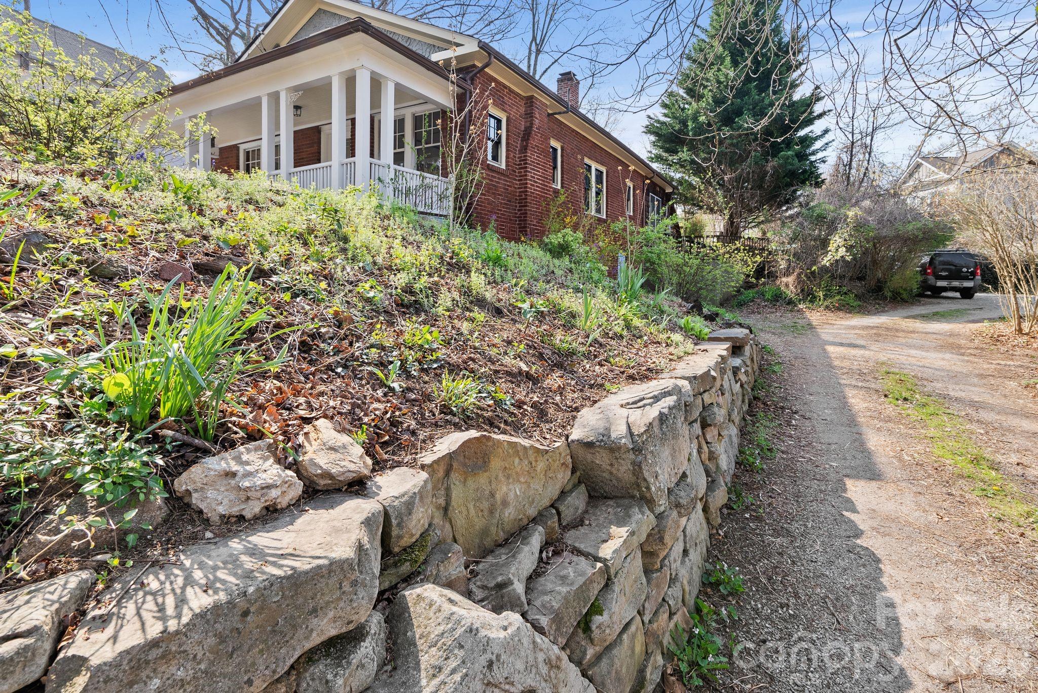 15 Conestee Place Asheville NC 28801