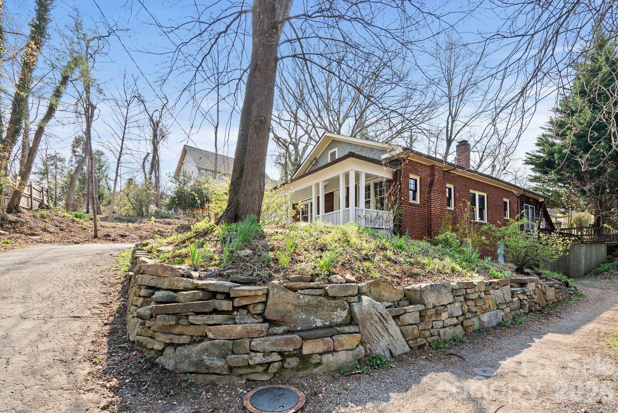 15 Conestee Place Asheville NC 28801