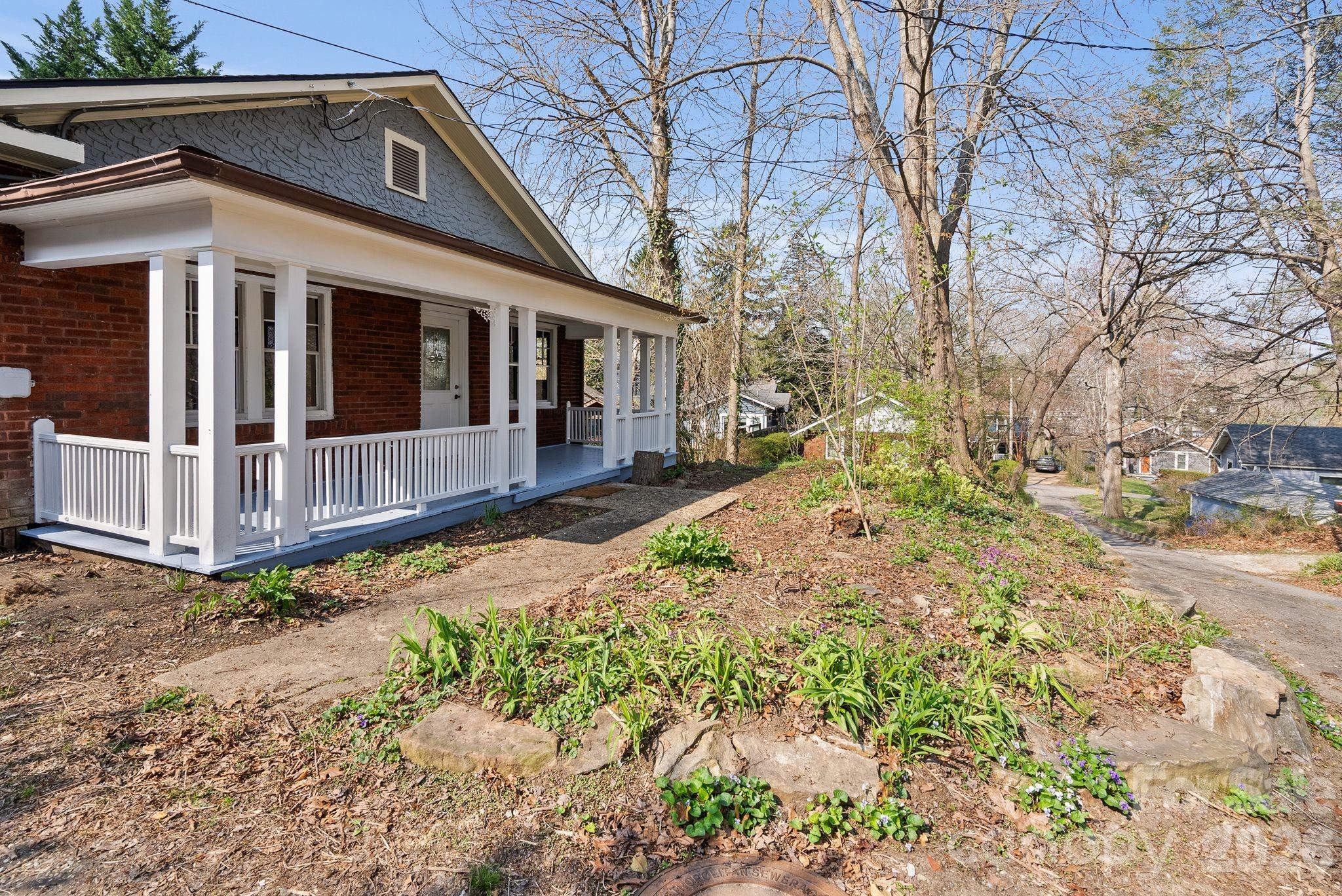 15 Conestee Place Asheville NC 28801