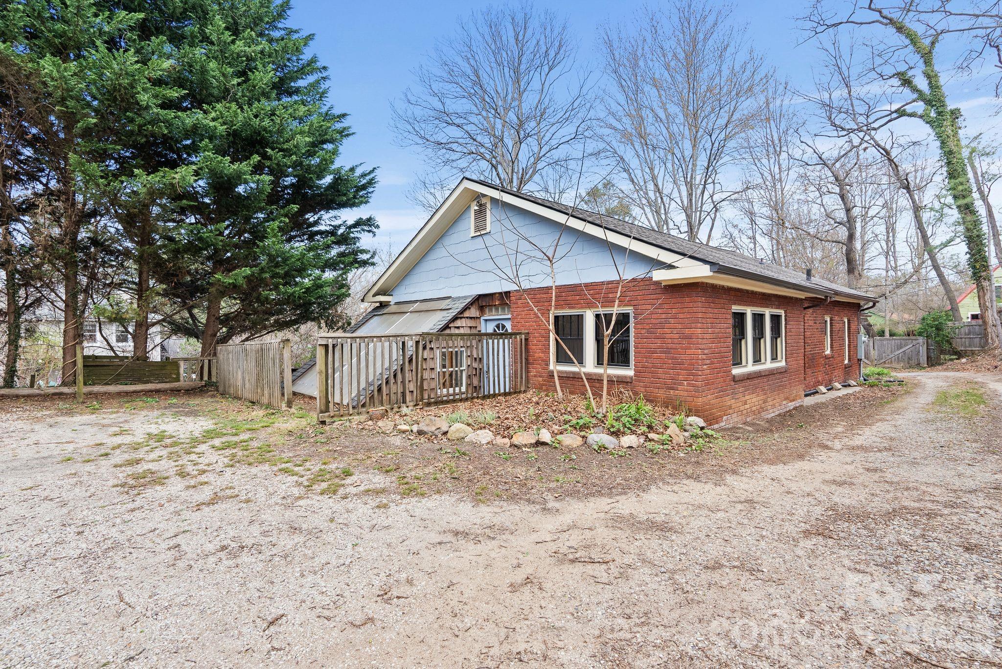 15 Conestee Place Asheville NC 28801