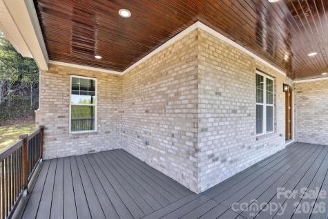 409 Huntington Woods Street Lenoir NC 28645