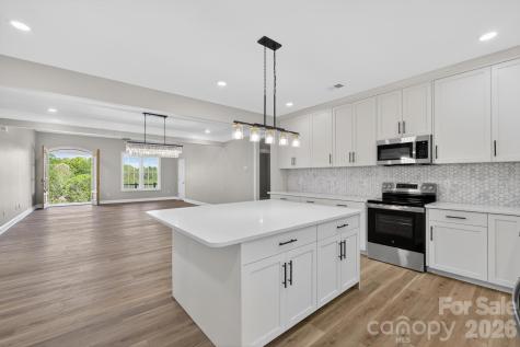 409 Huntington Woods Street Lenoir NC 28645