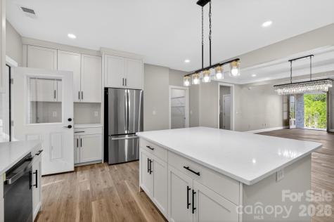 409 Huntington Woods Street Lenoir NC 28645