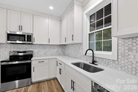 409 Huntington Woods Street Lenoir NC 28645