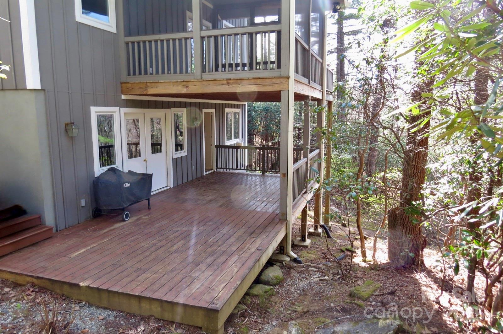 422 Lakeside Drive Lake Toxaway NC 28747