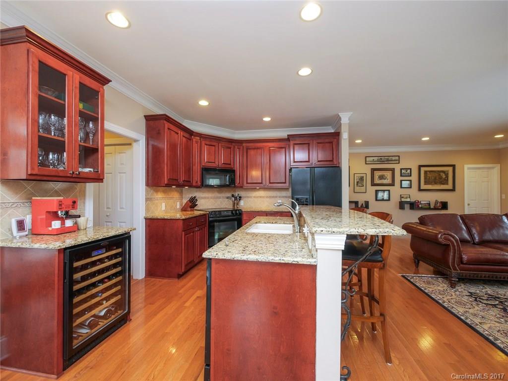 8907 Crosstimbers Drive Charlotte NC 28215