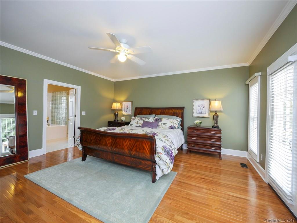 8907 Crosstimbers Drive Charlotte NC 28215