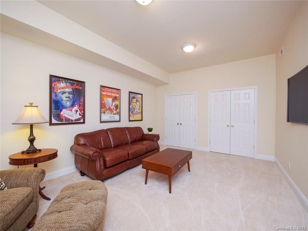 8907 Crosstimbers Drive Charlotte NC 28215