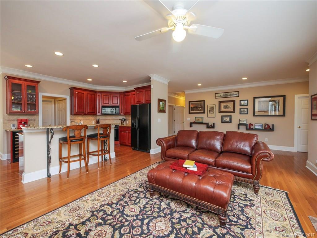 8907 Crosstimbers Drive Charlotte NC 28215