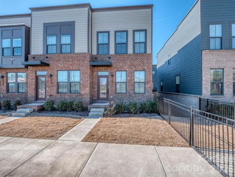 1033 Simcoe Lane Charlotte NC 28217