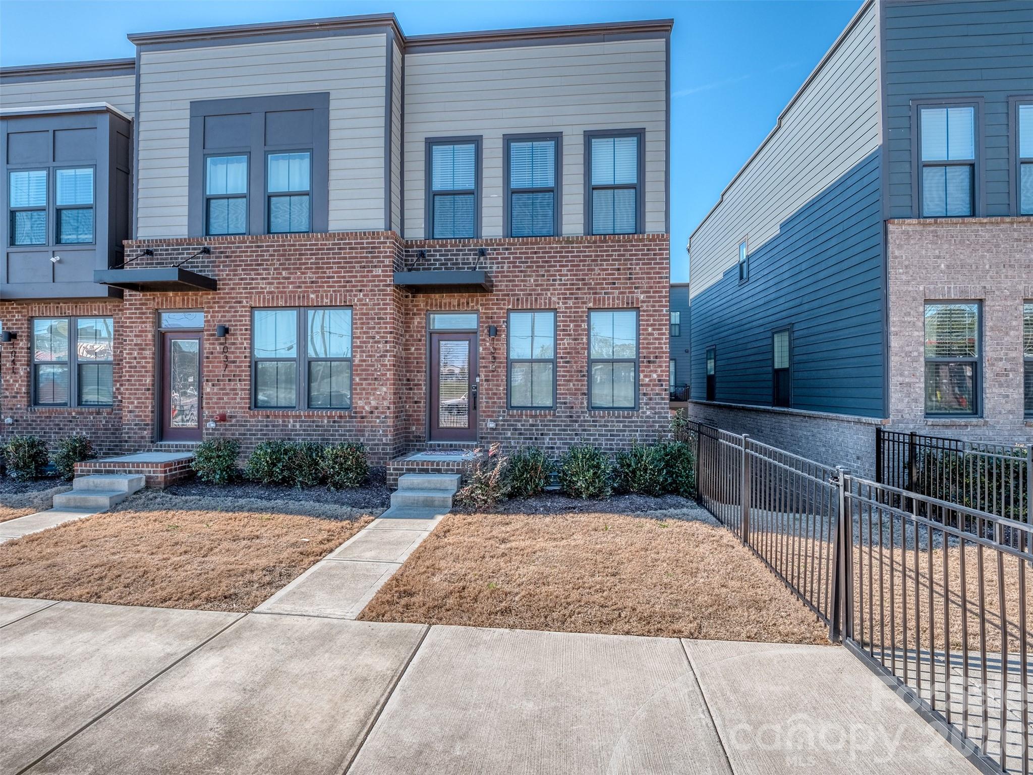 1033 Simcoe Lane Charlotte NC 28217
