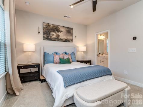 1033 Simcoe Lane Charlotte NC 28217