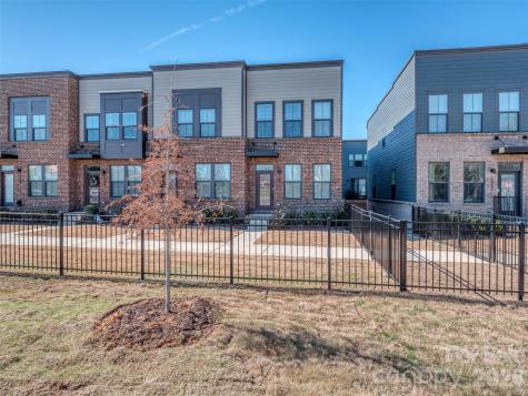 1033 Simcoe Lane Charlotte NC 28217
